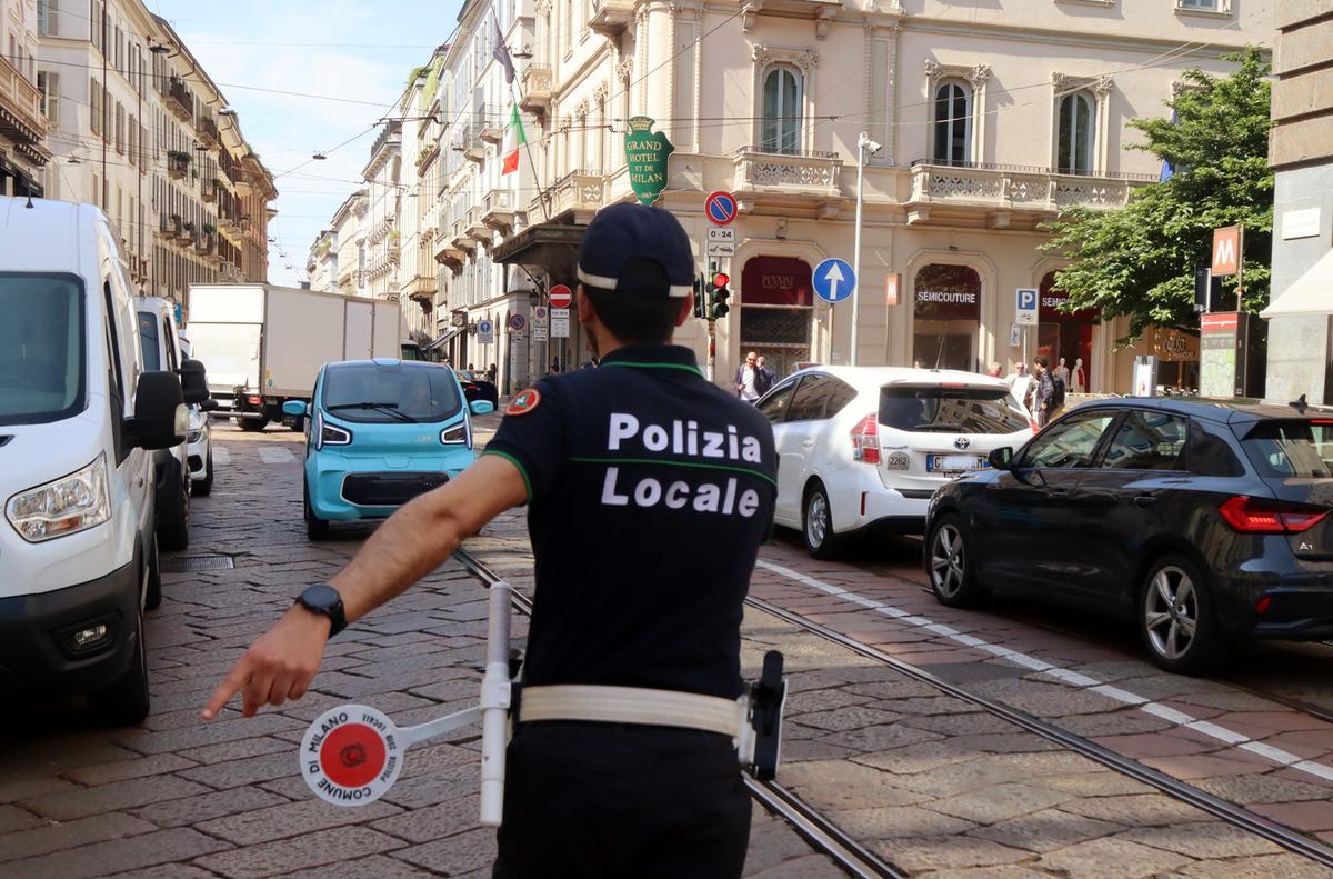 Area B e C: scattano le nuove norme, divieto anche per Euro 3 benzina. Cosa cambia e quando: le date Area B e C: scattano le nuove norme, divieto anche per Euro 3 benzina. Cosa cambia e quando: le date