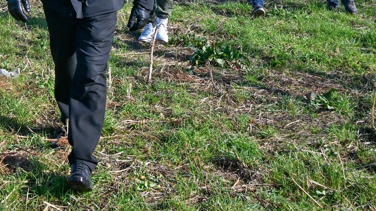 Una perlustrazione dei carabinieri di Legnano nelle aree frequentate da pusher e prostitute Una perlustrazione dei carabinieri di Legnano nelle aree frequentate da pusher e prostitute