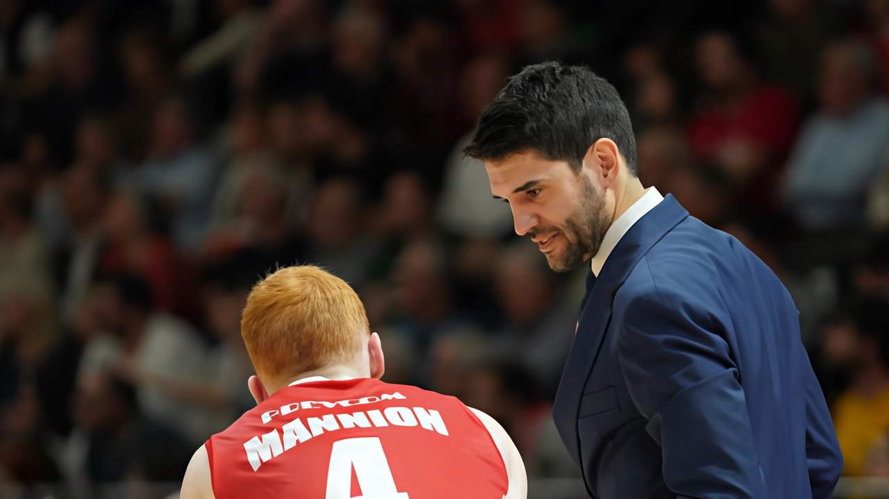 A sinistra Nico Mannion, a destra Herman Mandole, nuovo allenatore di Varese A sinistra Nico Mannion, a destra Herman Mandole, nuovo allenatore di Varese