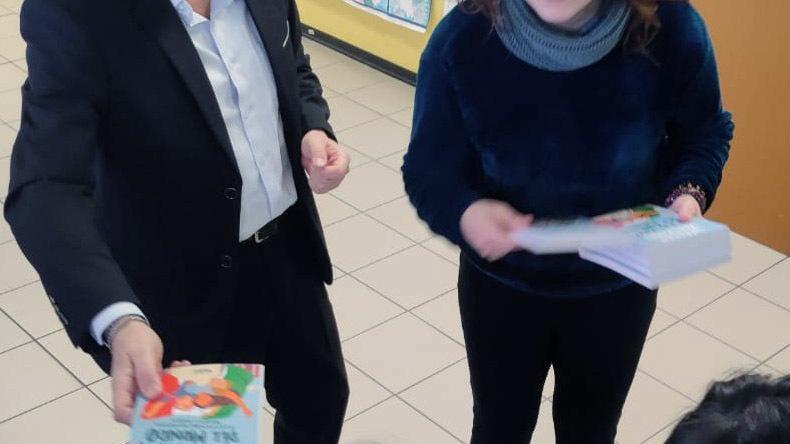 buccinasco esplode il caso libro di veltroni a scuola indottrinano i piccoli 