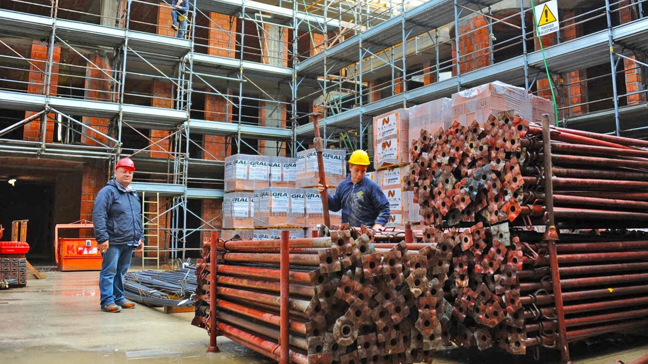 Un cantiere edile Solo a Bergamo il Pnrr ha portato lavori per 392 milioni e un totale di 36 interventi