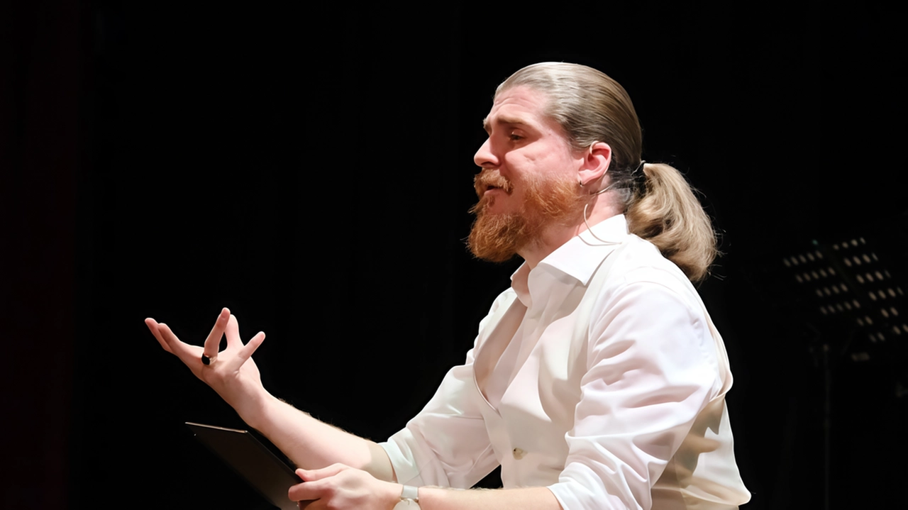 Il filosofo, scrittore e performer teatrale Rick DuFer, di scena a Desio