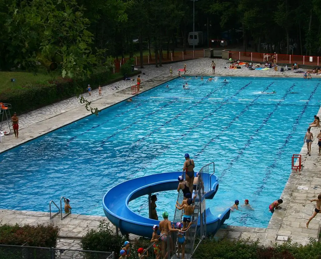 Monza, la piscina del Parco resta vuota: il “mare” più amato dai monzesi nelle secche della burocrazia
