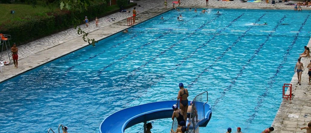 Monza, la piscina del Parco resta vuota: il “mare” più amato dai monzesi nelle secche della burocrazia