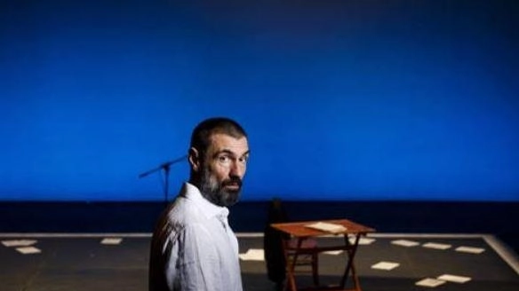 Fabrizio Gifuni riannoda i fili della memoria. Moro e le sue lettere, materia incandescente