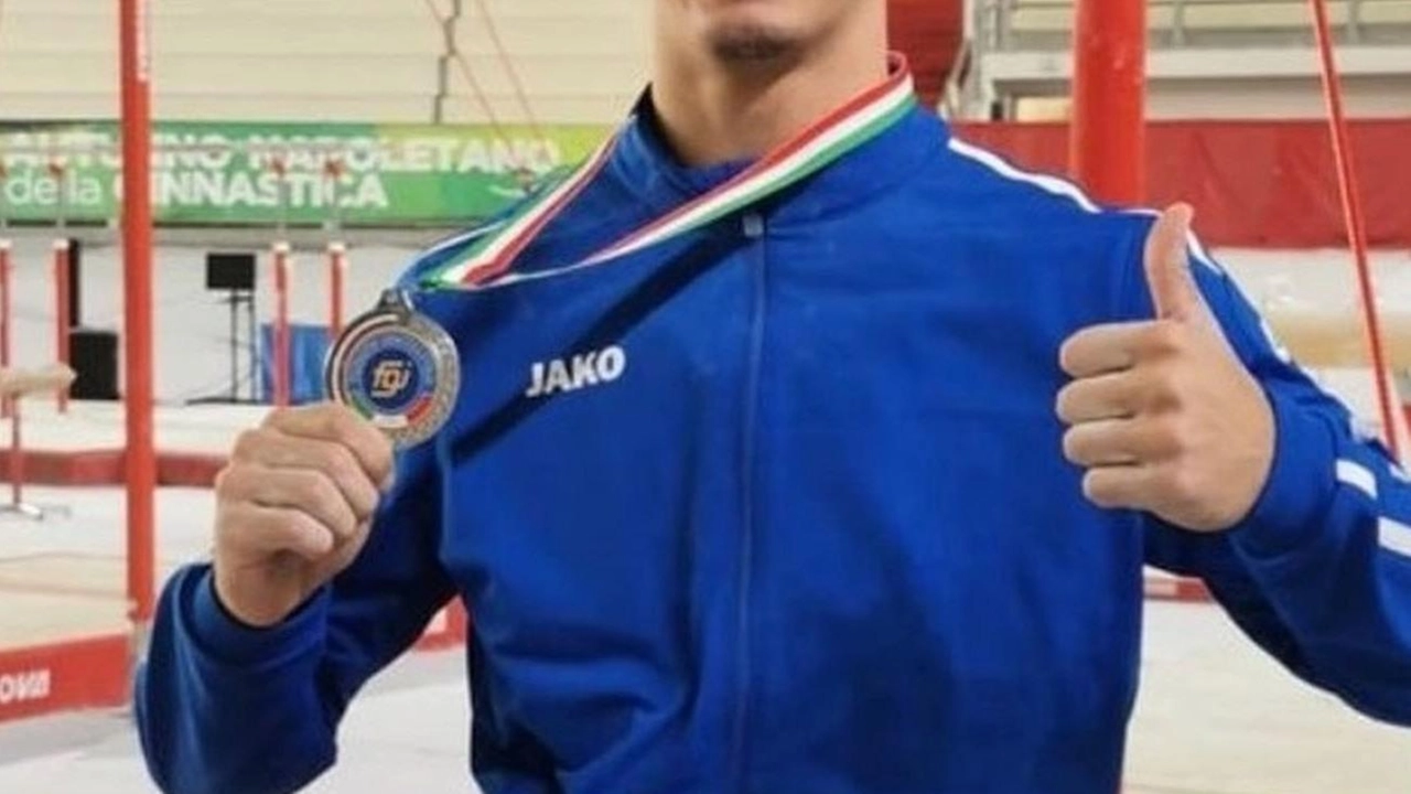 Lorenzo Bonicelli promessa azzurra degli anelli di 23 anni di Abbadia Lariana Lorenzo Bonicelli promessa azzurra degli anelli di 23 anni di Abbadia Lariana
