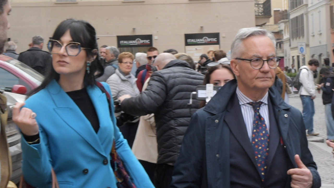 Luciano Garofano con l'avvocata Angela Taccia Luciano Garofano con l'avvocata Angela Taccia