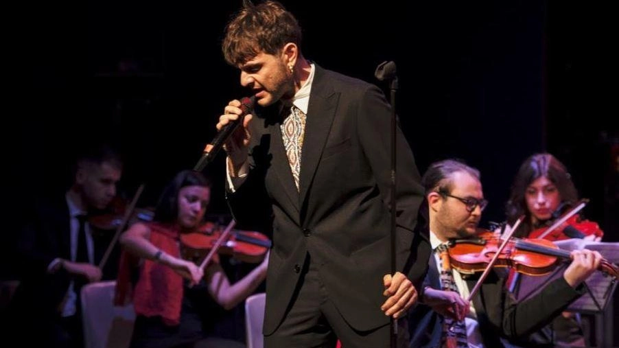 Il cantautore Renzo Rubino, 37 anni