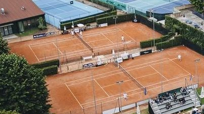 Impresa di Roberto Cantelmo nella finale del singolare maschile che ha chiuso la 83sima edizione della Coppa Porro Lambertenghi,... Impresa di Roberto Cantelmo nella finale del singolare maschile che ha chiuso la 83sima edizione della Coppa Porro Lambertenghi,...