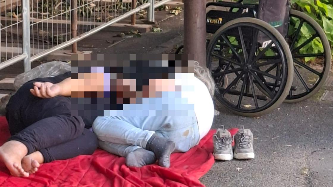 Risse, spaccio di droga e minacce. A due passi dal centro scoppia la protesta: “Siamo esausti, non ce la facciamo più”