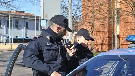 Lodi, due complici avevano colpito in via Cavallotti prelevando poi denaro col bancomat sottratto. Un terzetto era entrato in azione al rione San Fereolo ed era scappato verso Modena.