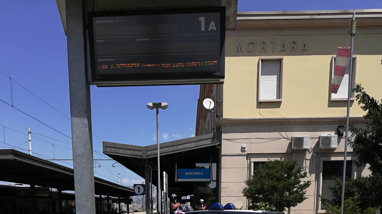Mortara, due ventenni in ospedale. L’episodio in una zona non coperta dalle telecamere . Mortara, due ventenni in ospedale. L’episodio in una zona non coperta dalle telecamere .