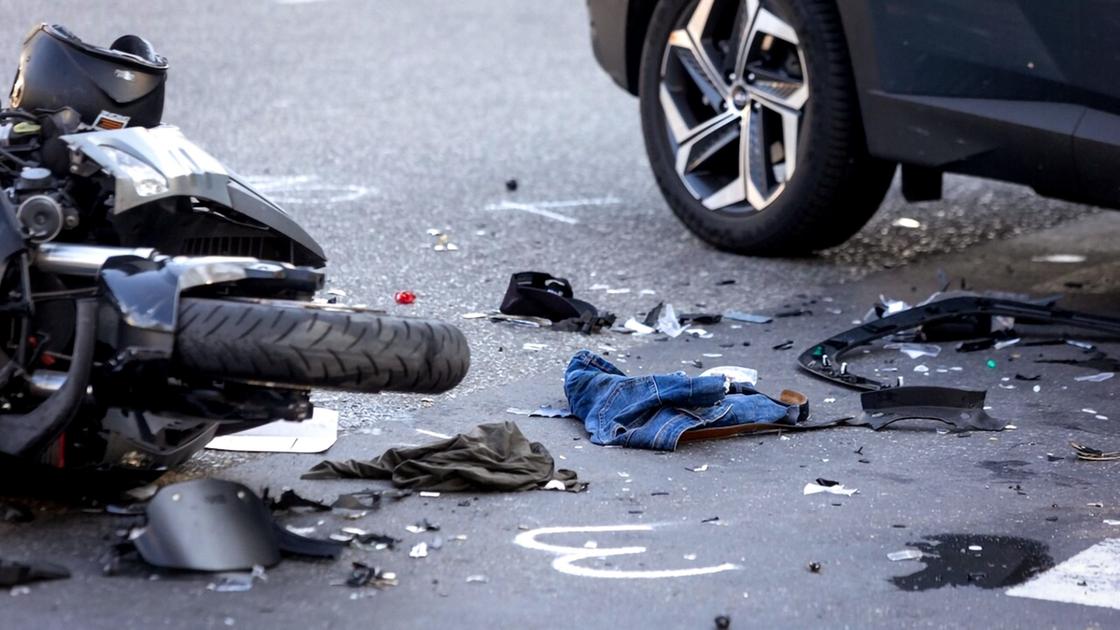 Coppia di ragazzi si schianta in motorino a Fumo di Corvino: Noemi Dellabianca muore a 14 anni