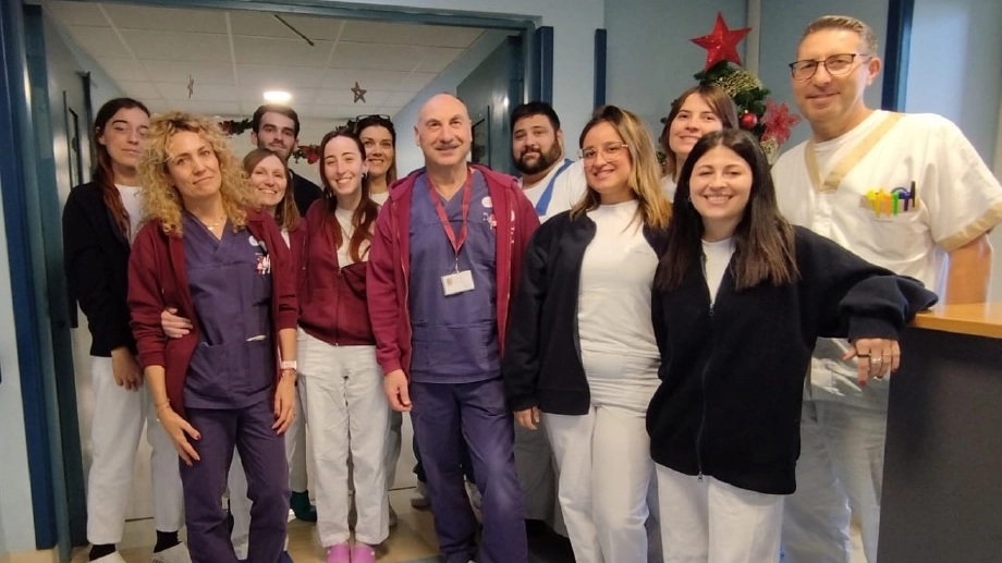 L’équipe chirurgica che ha operato da sveglio Teseo L’équipe chirurgica che ha operato da sveglio Teseo