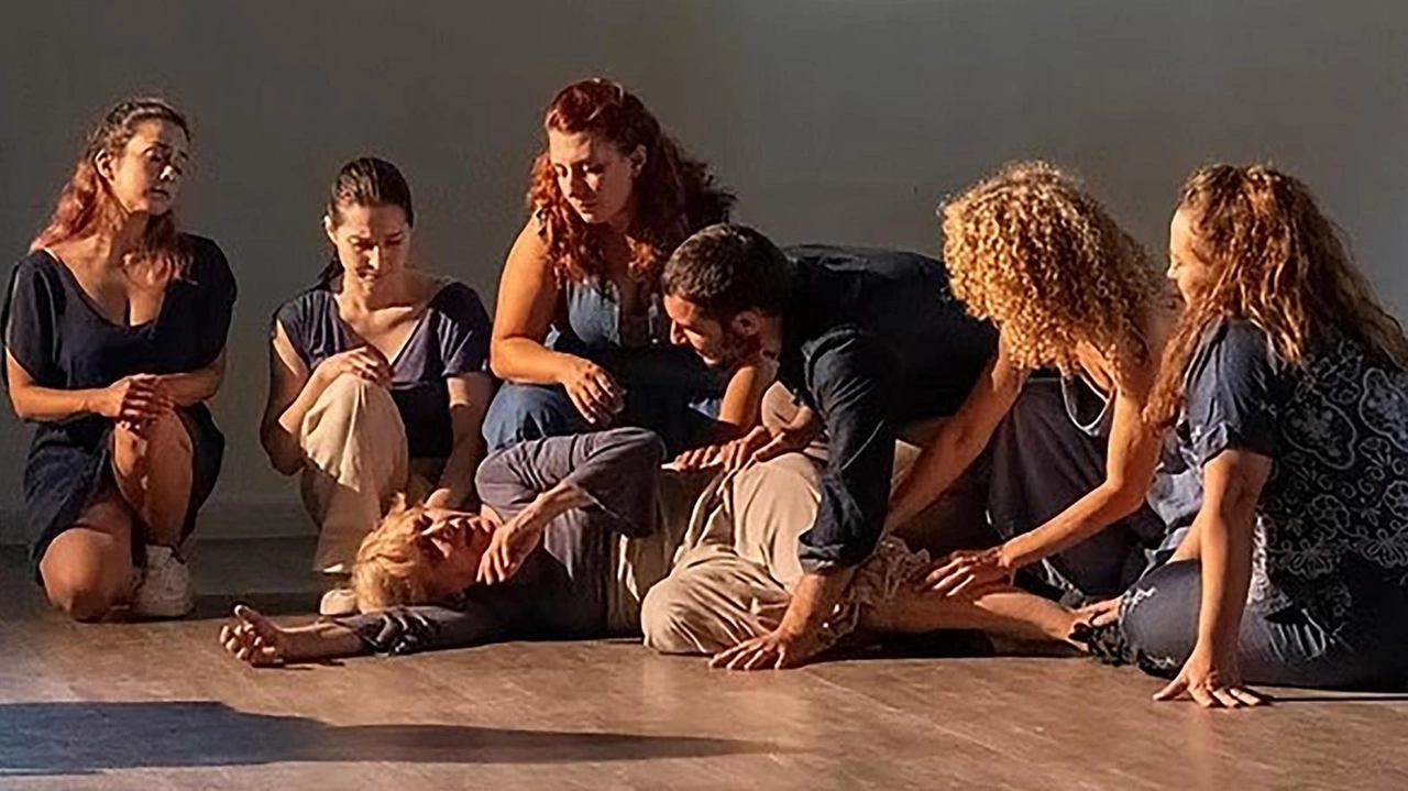Secondo di sette appuntamenti della rassegna T-Off, domani alle 18.30, al teatro civico de Silva di Rho. In scena... Secondo di sette appuntamenti della rassegna T-Off, domani alle 18.30, al teatro civico de Silva di Rho. In scena...