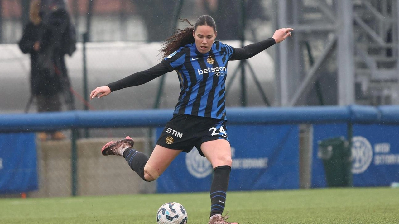 Marija Milinković, difensore bosniaca classe 2004, ha aperto le marcature dopo 14’ nel derby di Milano all’Arena