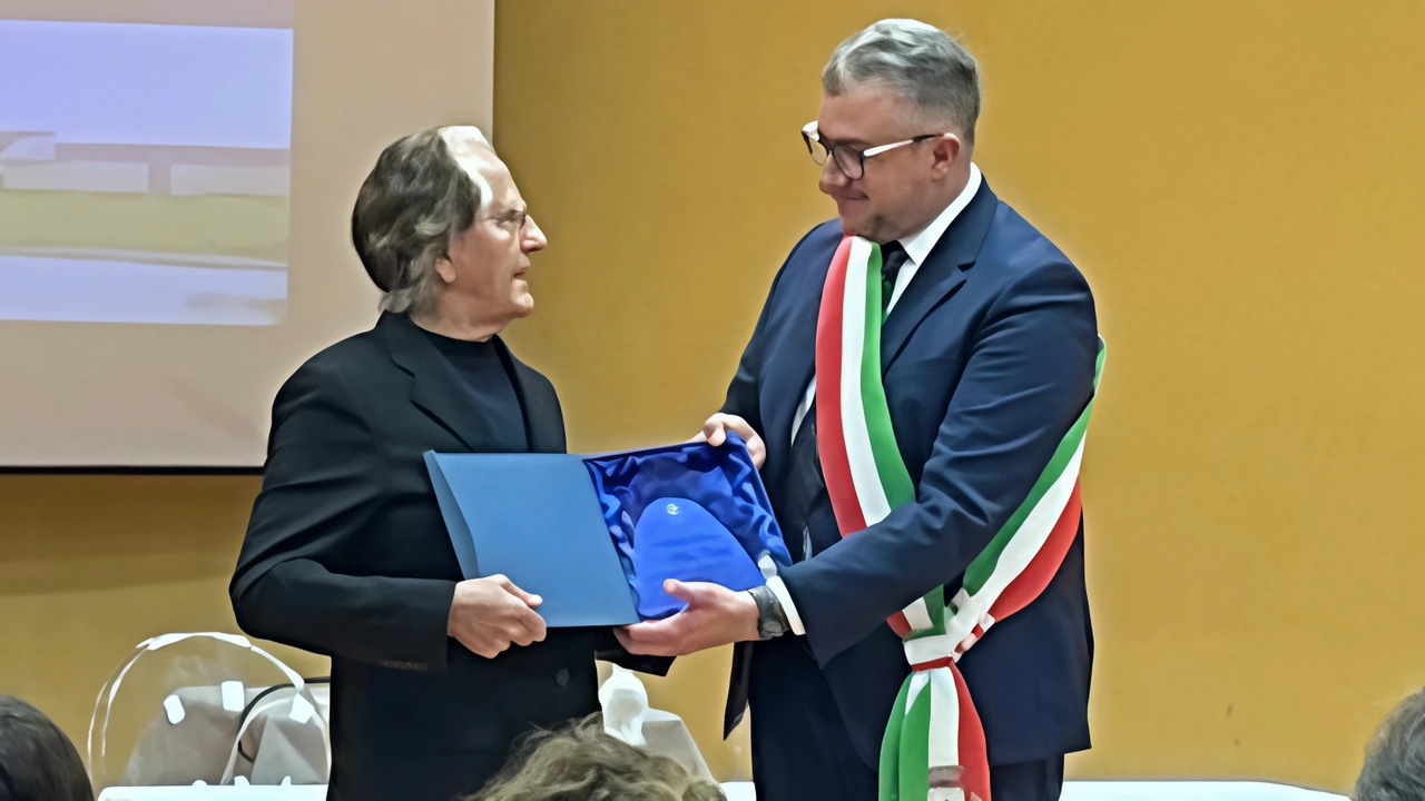 Pietro Casella, fondatore di Formec Biffi, riceve cittadinanza onoraria a San Rocco al Porto. Crescita aziendale e riconoscimenti per il suo impegno. Pietro Casella, fondatore di Formec Biffi, riceve cittadinanza onoraria a San Rocco al Porto. Crescita aziendale e riconoscimenti per il suo impegno.