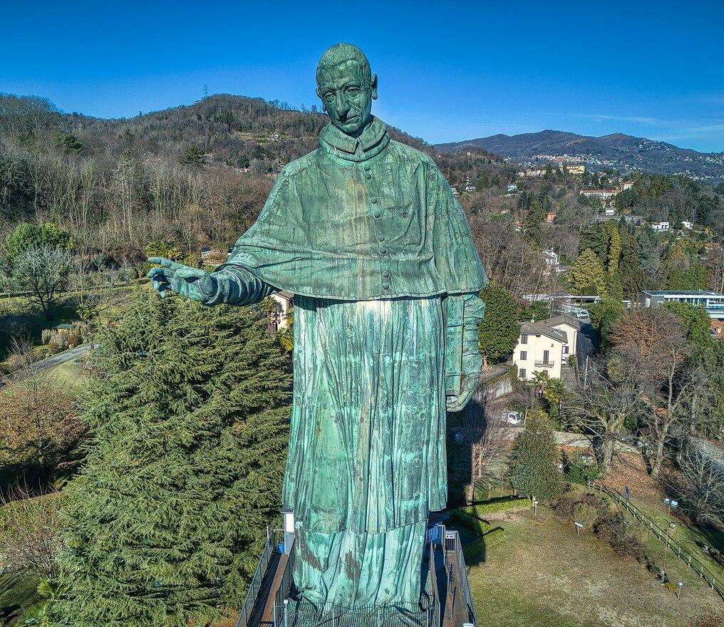 Visite serali guidate per scoprire i segreti del San Carlone Visite serali guidate per scoprire i segreti del San Carlone