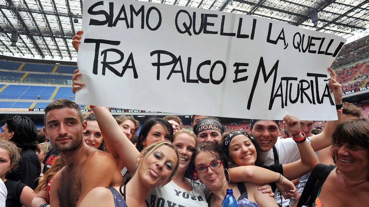Fan a un concerto di Ligabue a San Siro, dove tornerà il 20 giugno 2026 Fan a un concerto di Ligabue a San Siro, dove tornerà il 20 giugno 2026