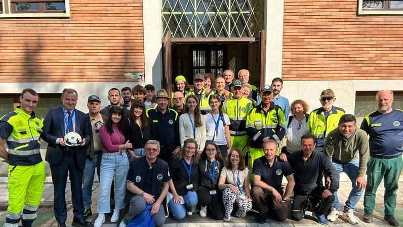Canonizzazione rinviata, ma 250 ragazzi da tutto il mondo arrivano al Leone XIII. Processione fino alla classe di Acutis e si parte insieme per i funerali di Francesco.