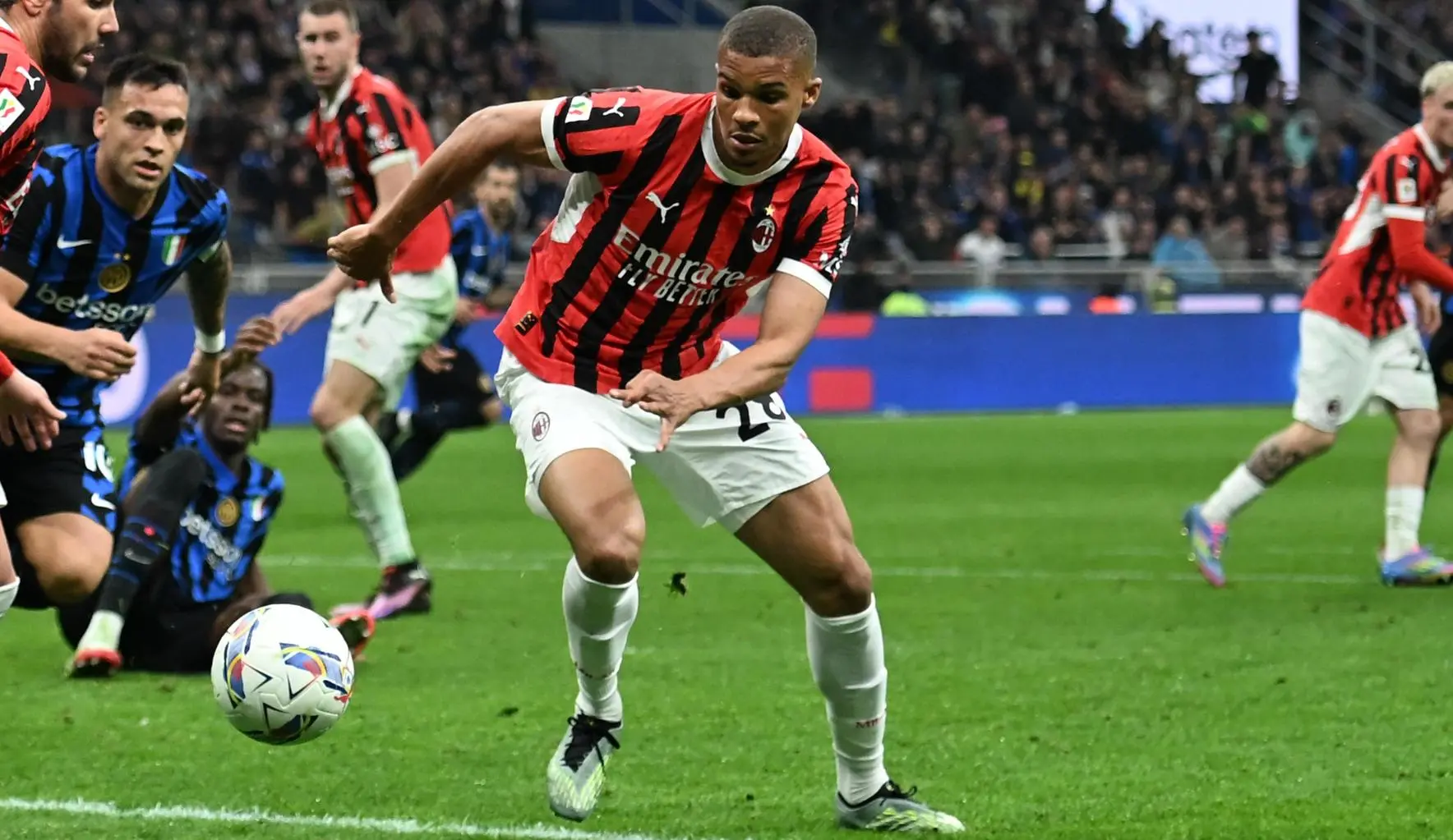 Calciomercato Milan: Theo Hernandez e Musah tra le possibili uscite