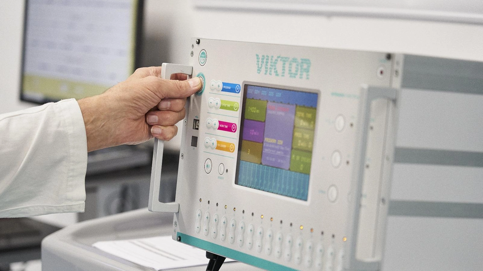 Uno dei macchinari della serie Viktor per l'elettrostimolazione