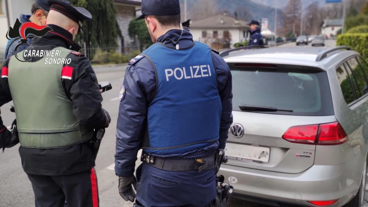 Carabinieri e uomini della Polizia cantonale hanno collaborato per l’ottimo risultato Carabinieri e uomini della Polizia cantonale hanno collaborato per l’ottimo risultato