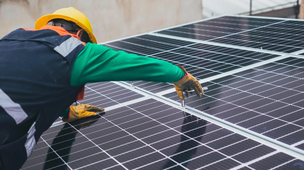 Il Comune di Rho ottiene finanziamento per efficientamento energetico del fabbricato comunale di via Sartirana 7 tramite bando regionale Ecosap. Interventi per migliorare comfort abitativo e sostenibilità, cofinanziati da Regione Lombardia e Comune. Il Comune di Rho ottiene finanziamento per efficientamento energetico del fabbricato comunale di via Sartirana 7 tramite bando regionale Ecosap. Interventi per migliorare comfort abitativo e sostenibilità, cofinanziati da Regione Lombardia e Comune.