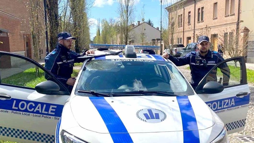 CODOGNO (Lodi) Un blitz in pieno centro storico ha permesso di scoprire un lavoratore in nero e senza permesso di...
