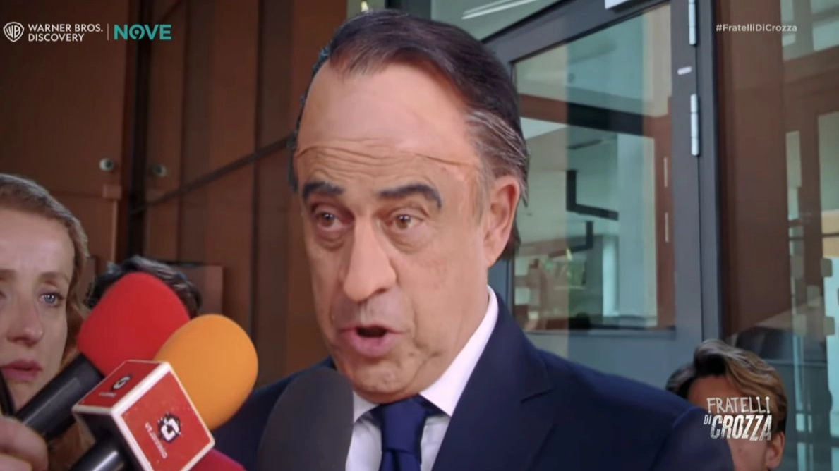 Maurizio Crozza imita Beppe Sala (Frame video youtube 'Fratelli di Crozza', Nove)