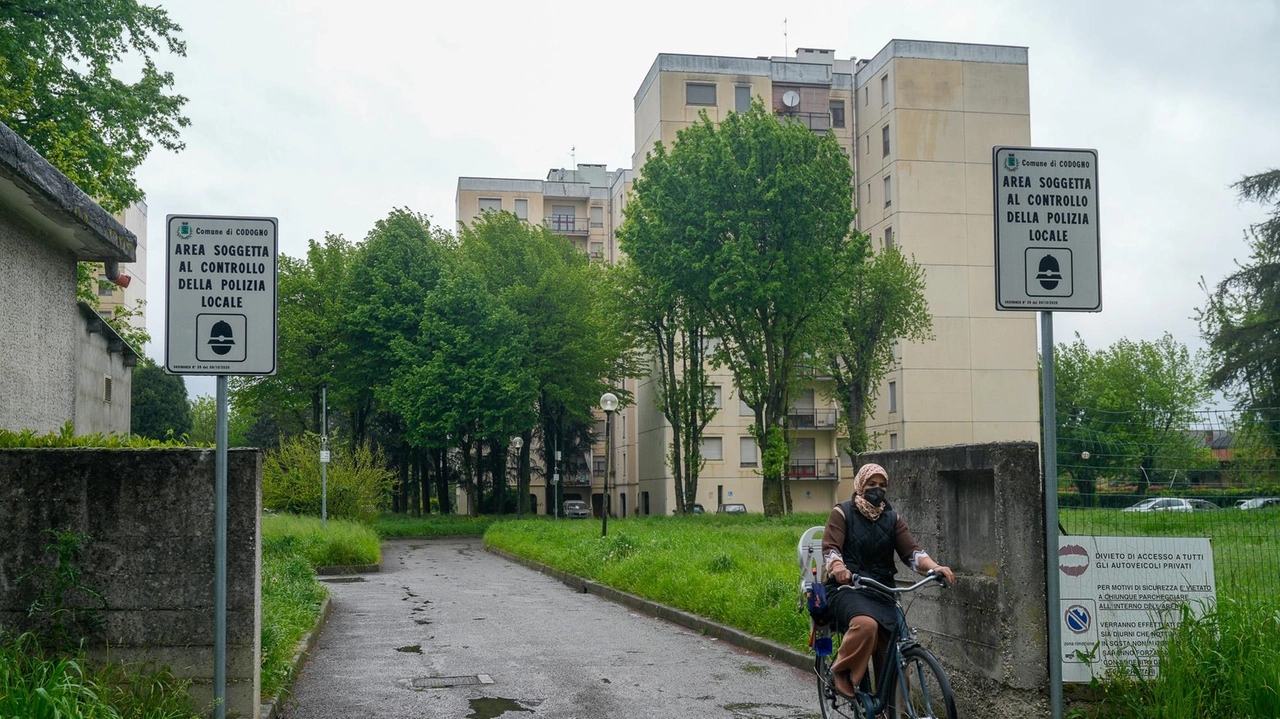 Nei palazzi Aler lo scorso aprile era stato svolto un sopralluogo dalla minoranza Nei palazzi Aler lo scorso aprile era stato svolto un sopralluogo dalla minoranza