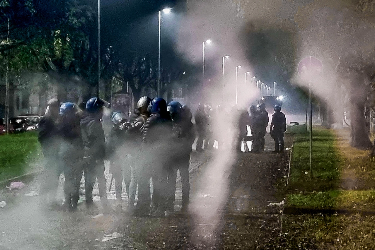 Scene di guerriglia urbana al Corvetto