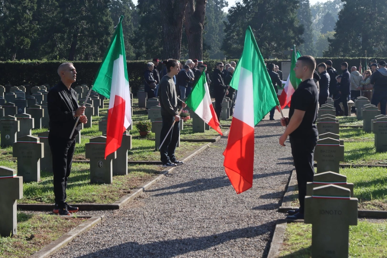 Un momento della commemorazione (Salmoirago)