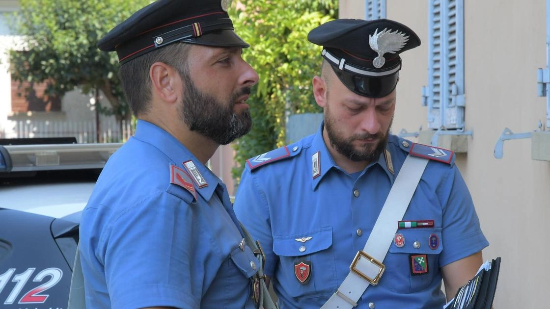 Indagano i carabinieri Indagano i carabinieri