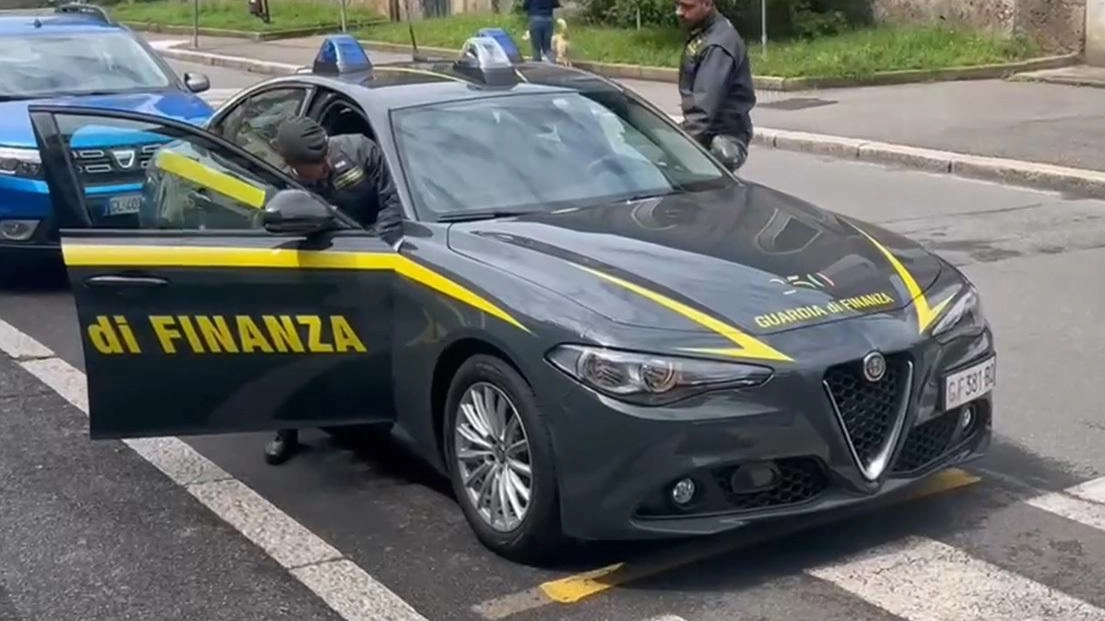La Guardia di Finanza ha ricostruito l’attività illecita del concessionario