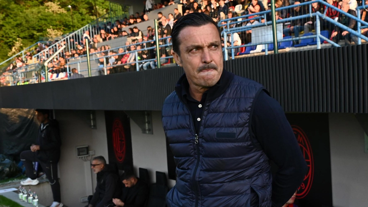 Massimo Oddo, ex difensore dei rossoneri e della Nazionale è alla seconda stagione alla guida di Milan Futuro Massimo Oddo, ex difensore dei rossoneri e della Nazionale è alla seconda stagione alla guida di Milan Futuro
