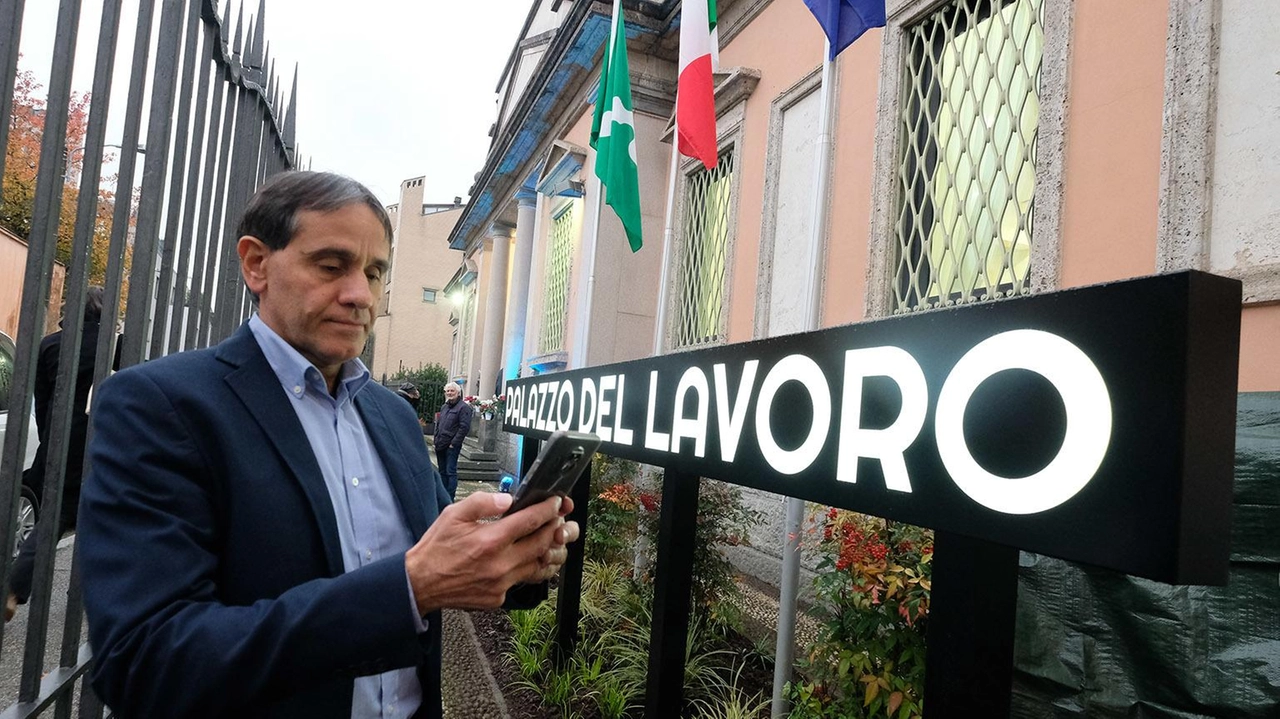 Il Palazzo del Lavoro aperto dalla Provincia nell’ex sede istituzionale di via Grossi Il Palazzo del Lavoro aperto dalla Provincia nell’ex sede istituzionale di via Grossi