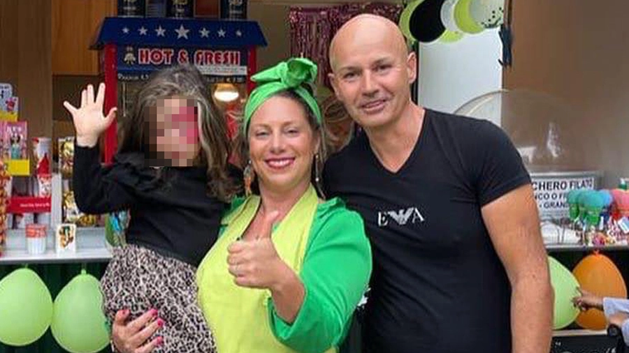 Caryl Menghetti insieme al marito Diego Rota falegname 55enne Caryl Menghetti insieme al marito Diego Rota falegname 55enne