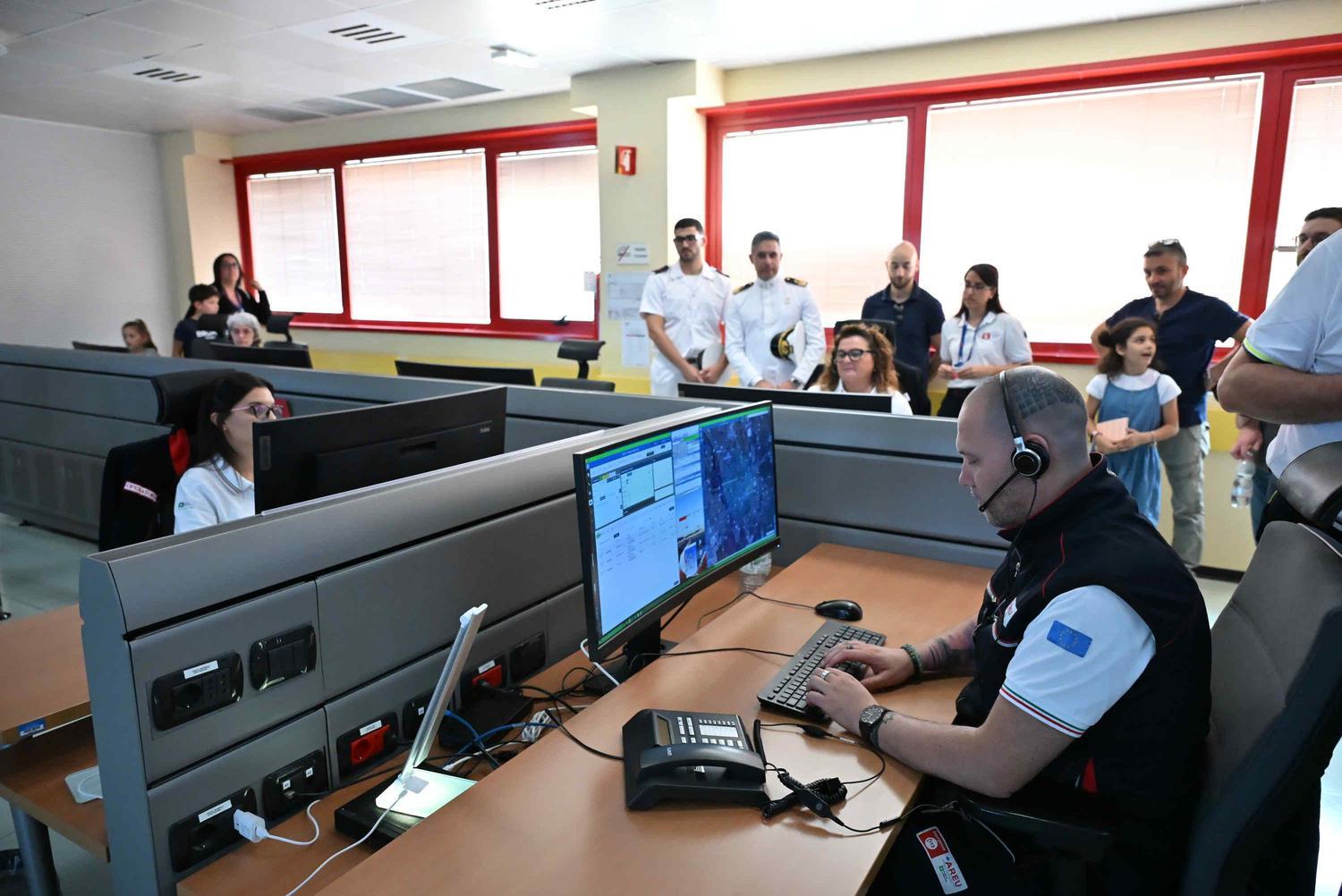 I quindici anni del Nue. Il 112 delle emergenze un modello da Varese a tutto il resto d’Italia I quindici anni del Nue. Il 112 delle emergenze un modello da Varese a tutto il resto d’Italia