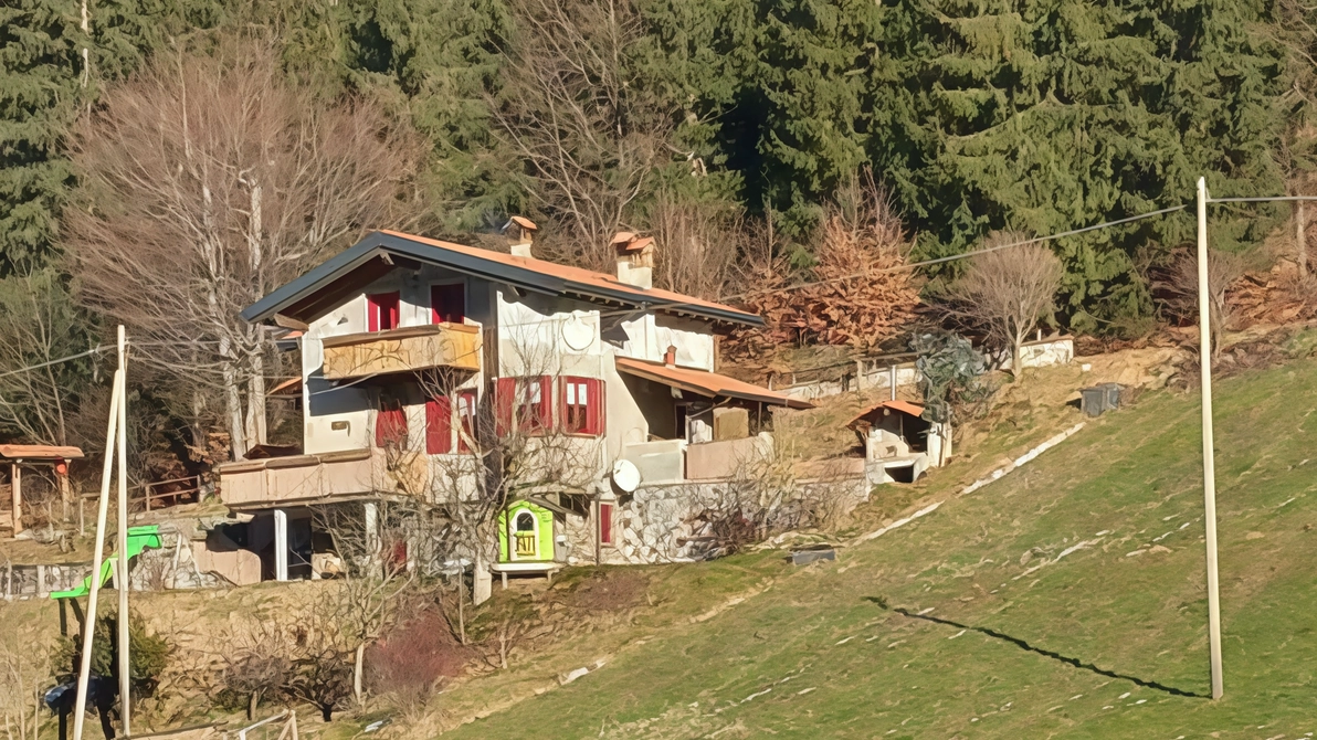 L’intervento degli uomini del Soccorso Alpino della Guardia di Finanza insieme ai carabinieri della stazione di Pisogne L’intervento degli uomini del Soccorso Alpino della Guardia di Finanza insieme ai carabinieri della stazione di Pisogne