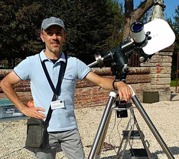 addio stelle cadenti troppa luce in cielo osservare gli astri resta un miraggio