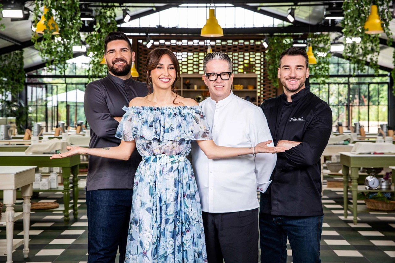 Al suo fianco gli immancabili Ernst Knam, giudice storico del programma, Damiano Carrara e Tommaso Foglia, insieme al superospite fisso della prova tecnica, il Maestro Pasticciere Iginio Massari.