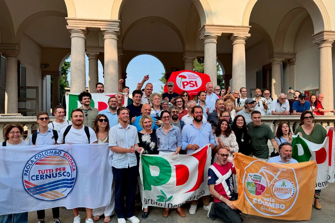 Il centrosinistra festeggia in municipio la vittoria di Paola Colombo