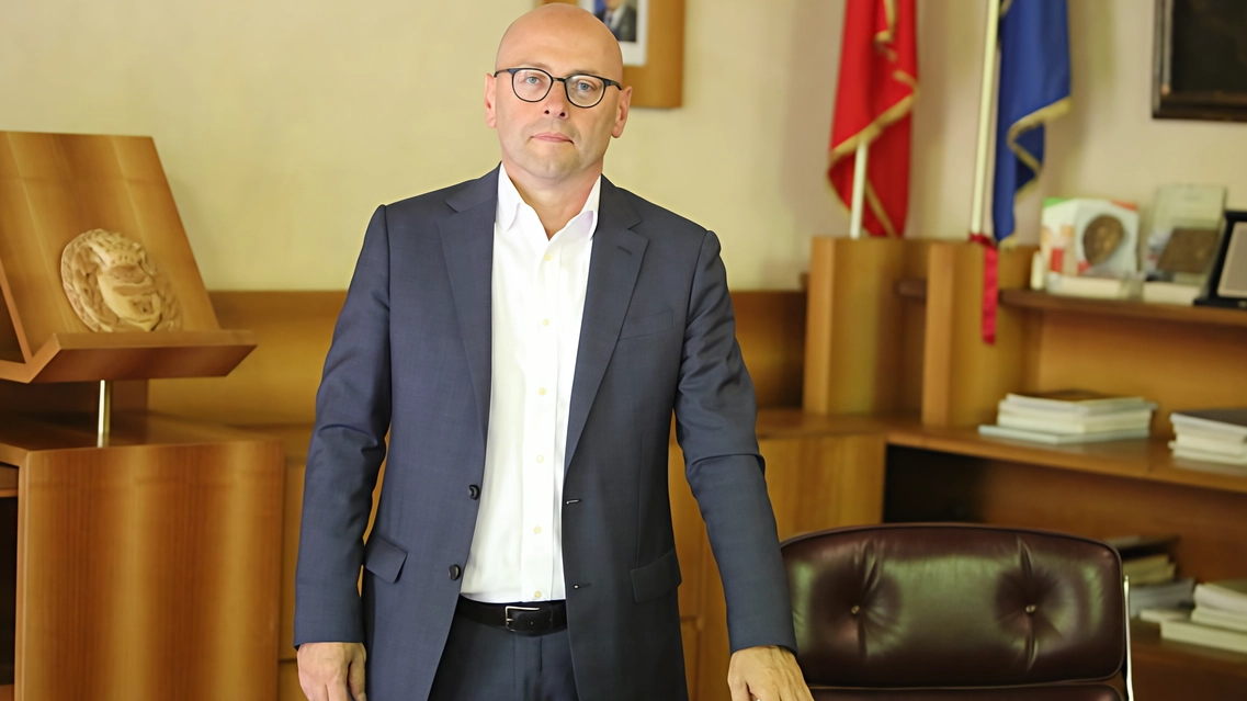 Alla fine, anche il Comune di Cesano Maderno ha dovuto arrendersi e togliere dalla strada i cassonetti gialli per la... Alla fine, anche il Comune di Cesano Maderno ha dovuto arrendersi e togliere dalla strada i cassonetti gialli per la...