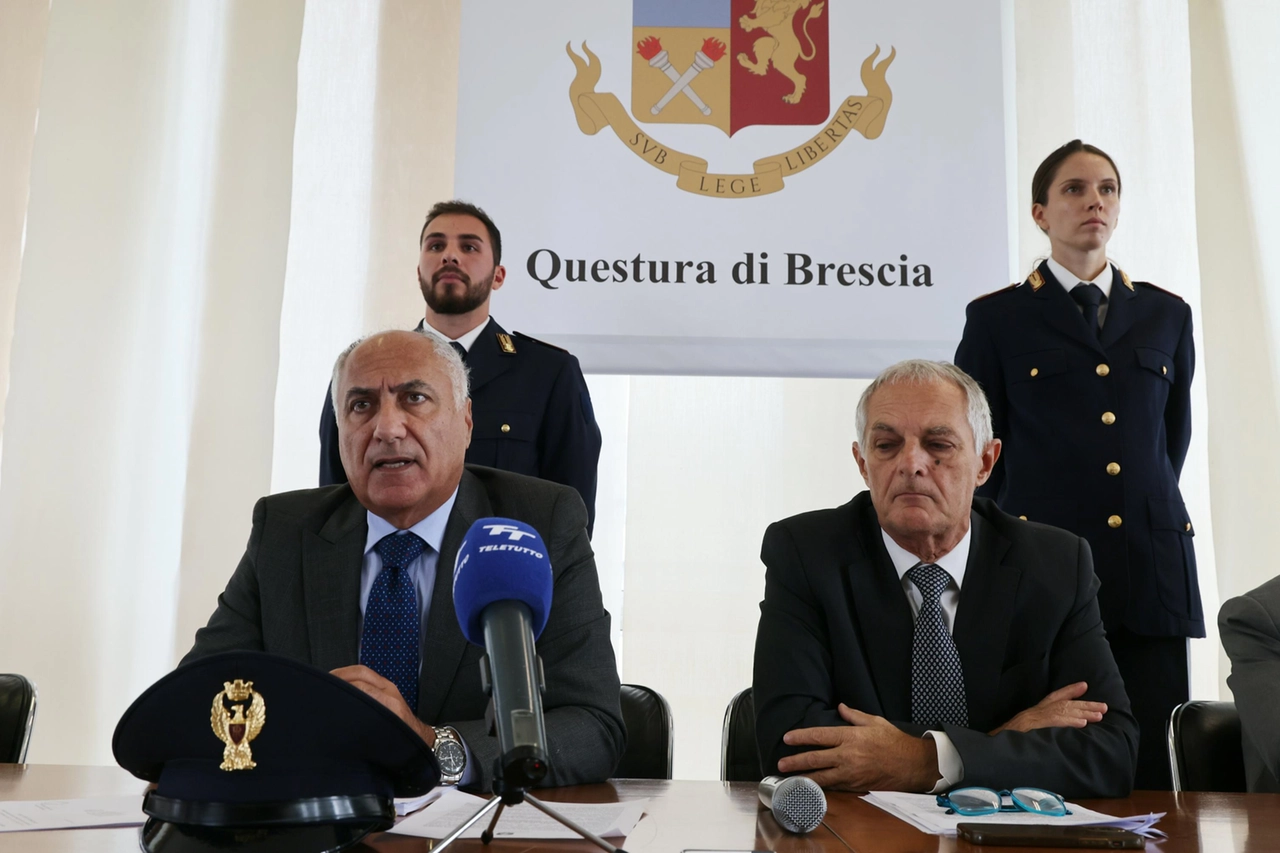 Brescia, il procuratore Francesco Prete procuratore capo e a destra il questore Eugenio Spina