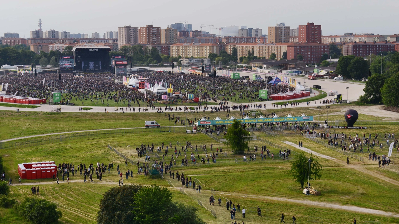 I Green Day all’Ippodromo La Maura: il Comune potrebbe comprare l’area per poi trasformarla in parco e spostare tutti i concerti nel nuovo San Siro I Green Day all’Ippodromo La Maura: il Comune potrebbe comprare l’area per poi trasformarla in parco e spostare tutti i concerti nel nuovo San Siro