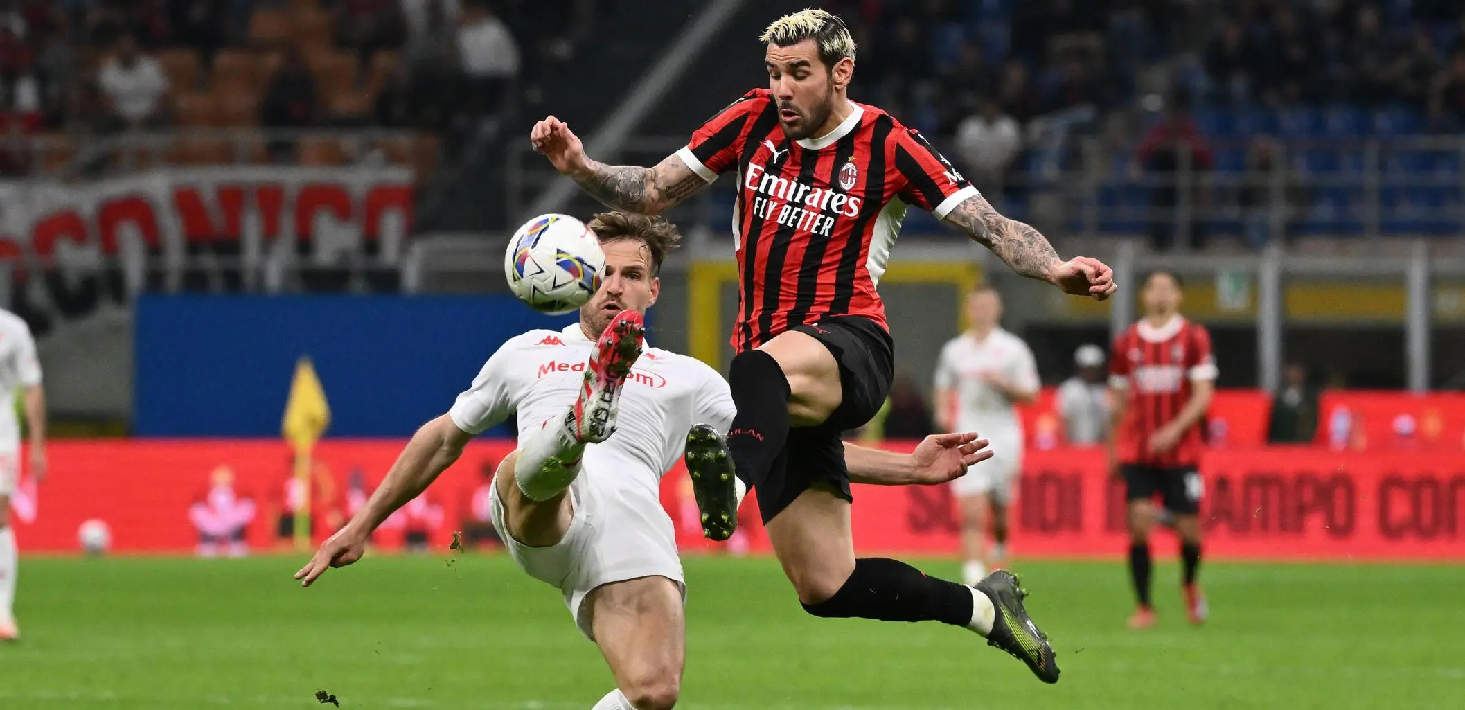 Theo Hernandez tra Milan e Real Madrid: il rinnovo è ancora in bilico