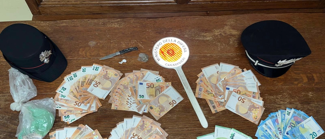 Tremezzina, fermati con droga e coltello su un’auto rubata