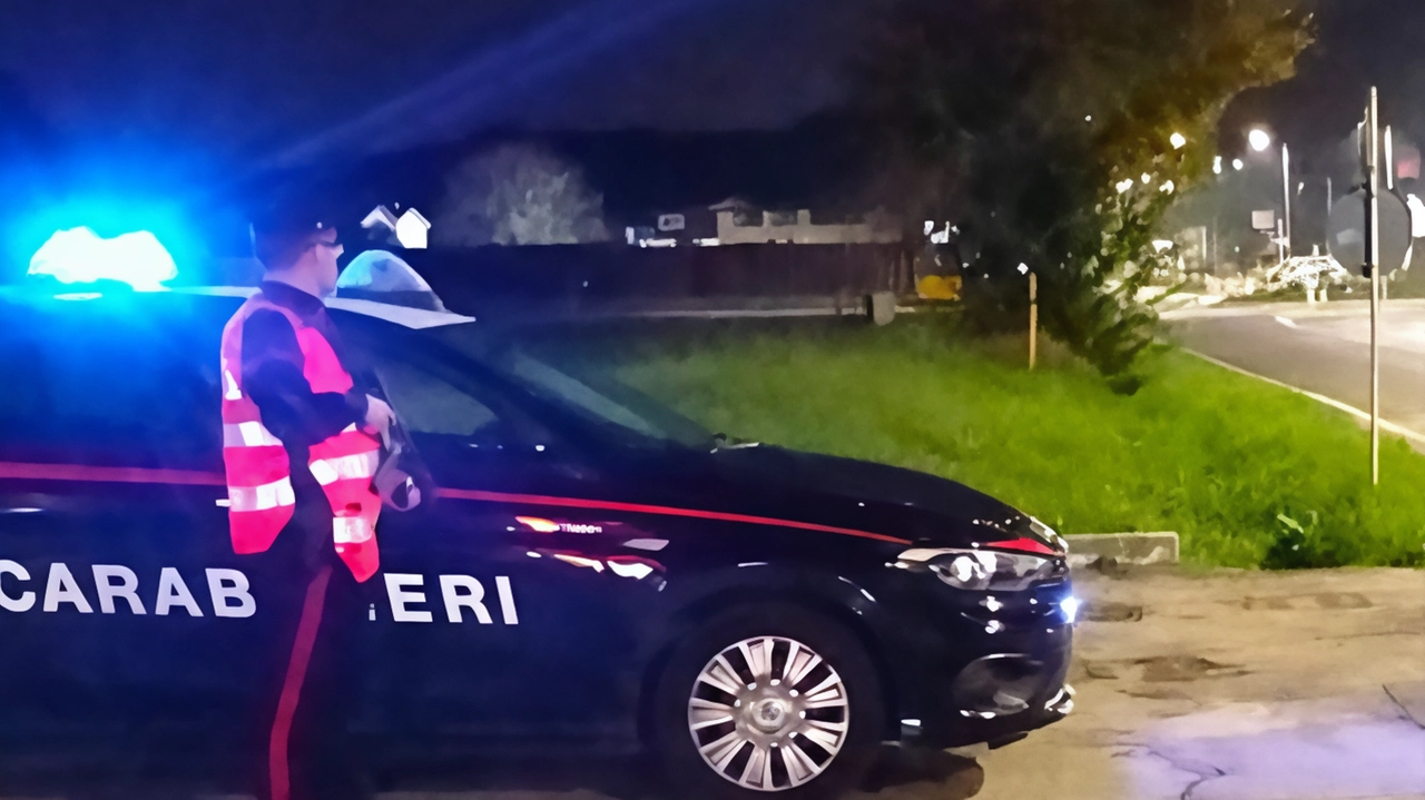 Il gip convalida l'arresto del 17enne senegalese a Bergamo per tentato abuso su donna. Misura cautelare e affidamento al servizio sociale in attesa del giudizio. Episodio avvenuto il 21 ottobre, la vittima ha denunciato e ricevuto cure ospedaliere. Il gip convalida l'arresto del 17enne senegalese a Bergamo per tentato abuso su donna. Misura cautelare e affidamento al servizio sociale in attesa del giudizio. Episodio avvenuto il 21 ottobre, la vittima ha denunciato e ricevuto cure ospedaliere.