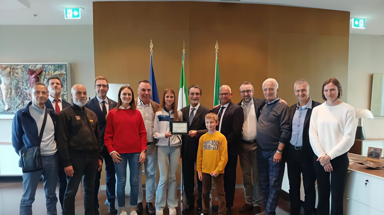 Asia Prenzato in Regione con i familiari e gli allenatori A quindici anni è una giovane promessa dell’Atletica Estrada Asia Prenzato in Regione con i familiari e gli allenatori A quindici anni è una giovane promessa dell’Atletica Estrada